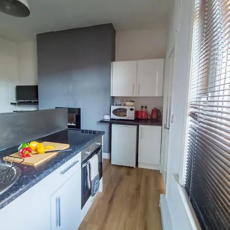 K Suites - Ferry Road Daire